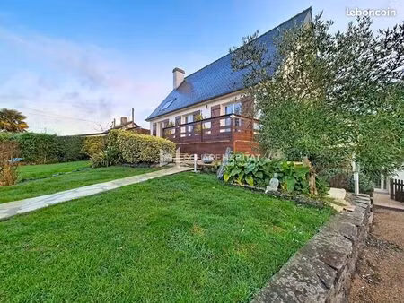 maison 8 pièces 205 m²