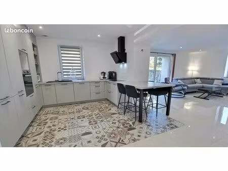 maison familiale avec jardin - cave - parking