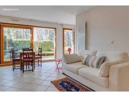 appartement 2 pièces - terrasse et jardin