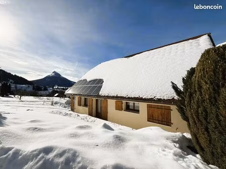 st pierre de chartreuse  belle villa d'architecte au coeur du village  côteau sud