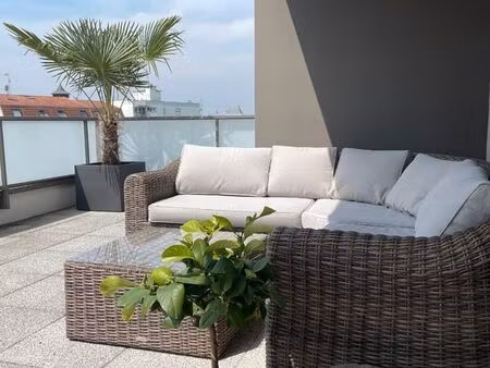 superbe attique 3 pièces avec grande terrasse