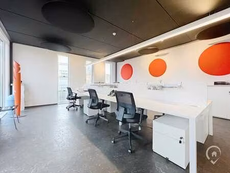 bureau équipé à louer à sorinnes - dinant