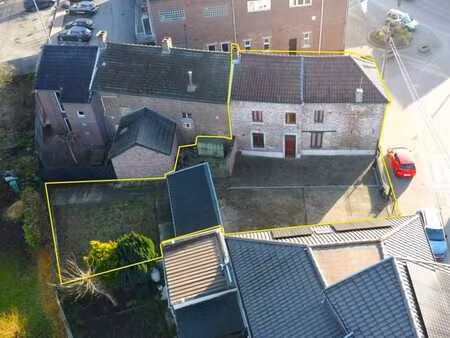 maison à rafraîchir  2 chambres  avec jardin.