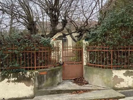 rare propriété avec potentiel exceptionnel