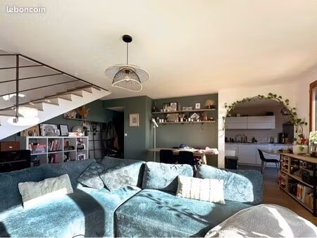 duplex 3 pièces – 77 m² loi carrez / 90 m² utiles –