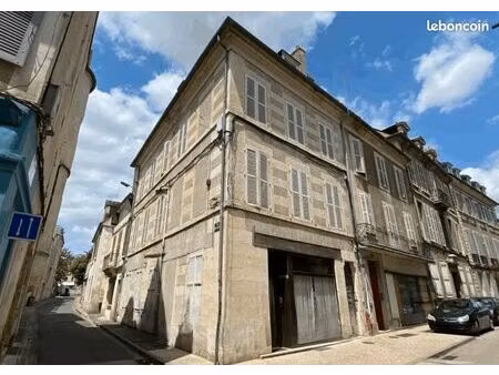 à vendre  immeuble  centre ville de nevers