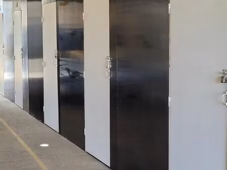 box de stockage à saint justin 40240 sous vidéo surveillance et alarme ; accès 24/24 dans 