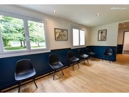 à louer – local professionnel 76 m² – rdc – normes pmr – montigny-le-bretonneux