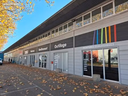 local commercial / showroom