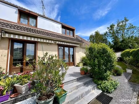 maison familiale lumineuse avec jardin – quartier recherché de la coulée verte - dispo en 