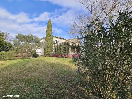 villa 6 pièces 200 m²