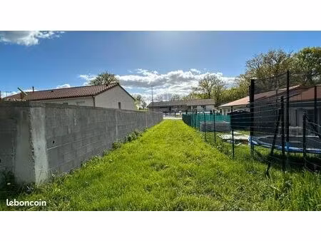 terrain 1100 m² bulhon