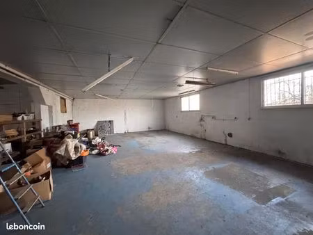 local industriel 270 m²