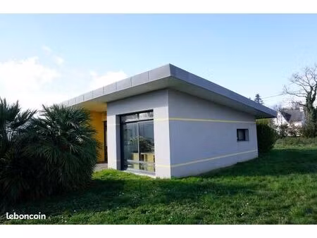 local commercial 79 m² merlevenez