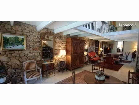 propriété 10 pièces 275 m²