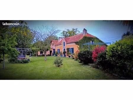 belle bigourdane rénovée de plus de 350 m2