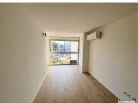 bureau 22 81 m2 à louer