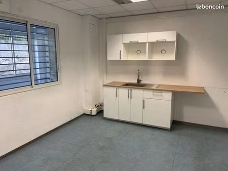 bureaux 61 m² saint gely du fesc