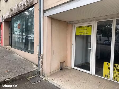 bureaux commerces a vendre