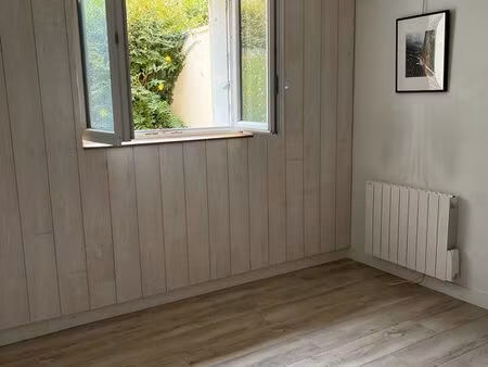 bureau paramédical dans cabinet