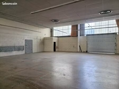 garage 240 m² odos