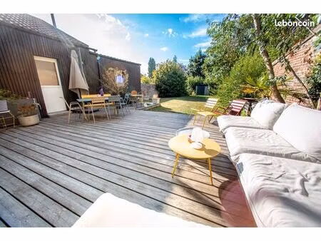 maison semi-individuelle sur 570m2 avec garage 2 voitures - secteur musée