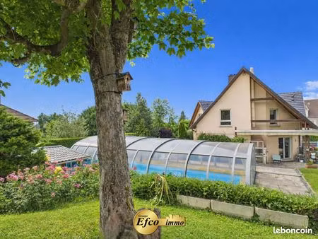 villa 7 pièces 244 m²