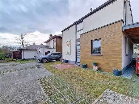 studio avec terrasse et emplacement de parking