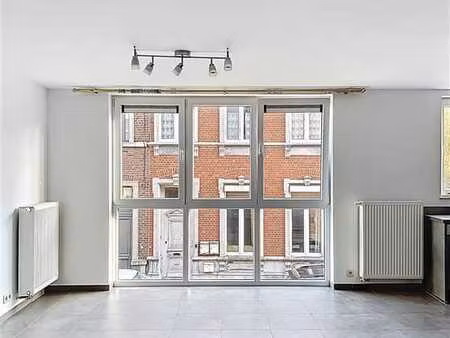 lumineux appartement rénové à wavre