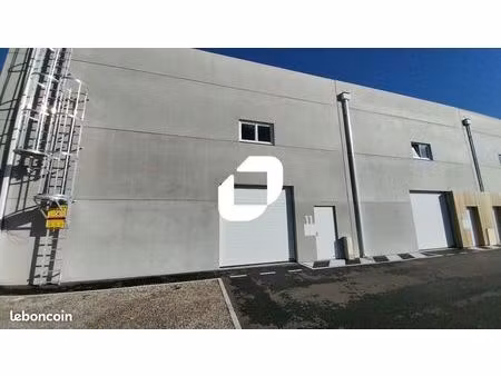 local d'activité 209 m²