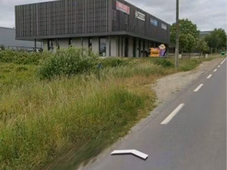 local commercial bureaux