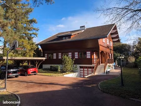 chalet 8 pièces 284 m²