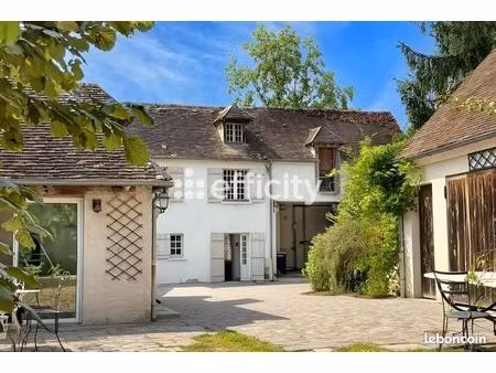maison 9 pièces 240 m²