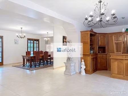 propriété 4 pièces 178 m²