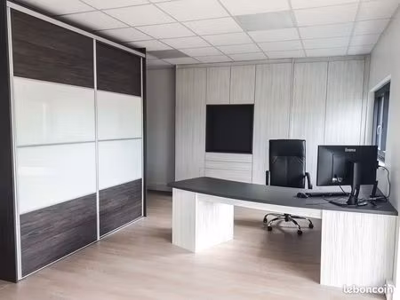 location bureau + place de parking 360