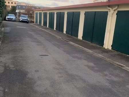 location box/parking