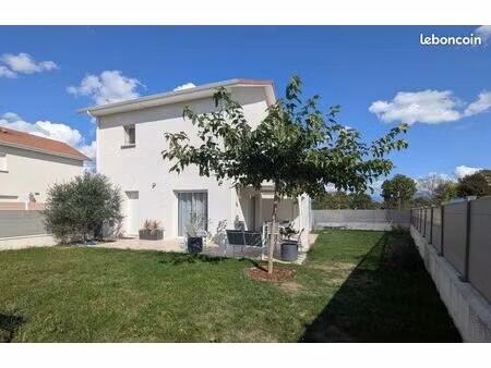 villa 7 pièces 103 m²