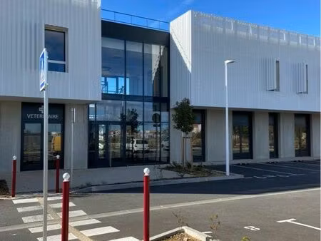 bureaux modernes 56m2 saint brès i parking i fibre