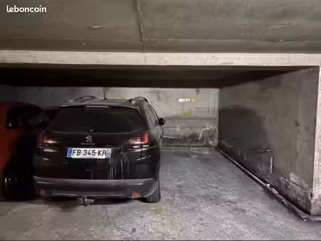 parking 14 m² paris 20eme