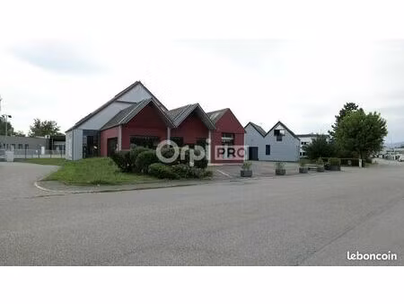 local commercial 745 m²