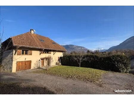 maison 5 pièces 335 m²