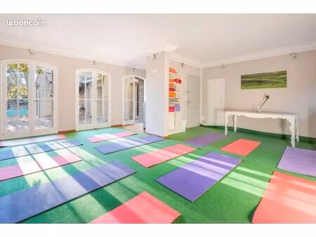 salle pour événement bien-être & développement personnel (formation  yoga  breathwork  méd