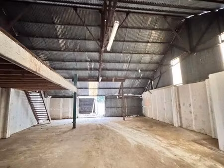 maison entrepôt 270m2