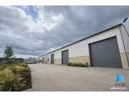 local 160 m² arnage