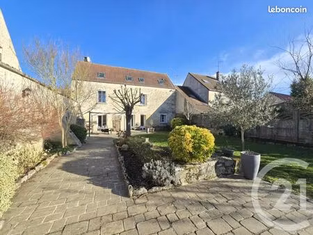 maison 6 pièces 240 m²