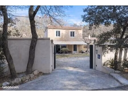 villa 4 pièces 110 m²