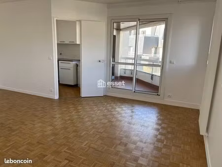 appartement 3 pièces 80m² à louer 1490 - le chesnay 78150