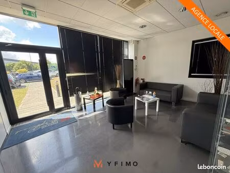 local d'activite 1748 m² élancourt