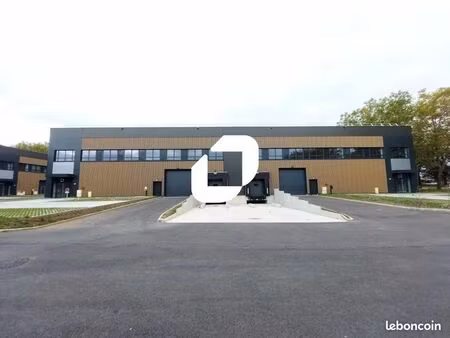 local d'activité 452 m²