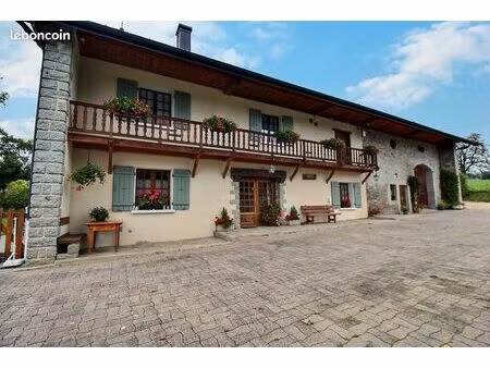 ferme 12 pièces 215 m²